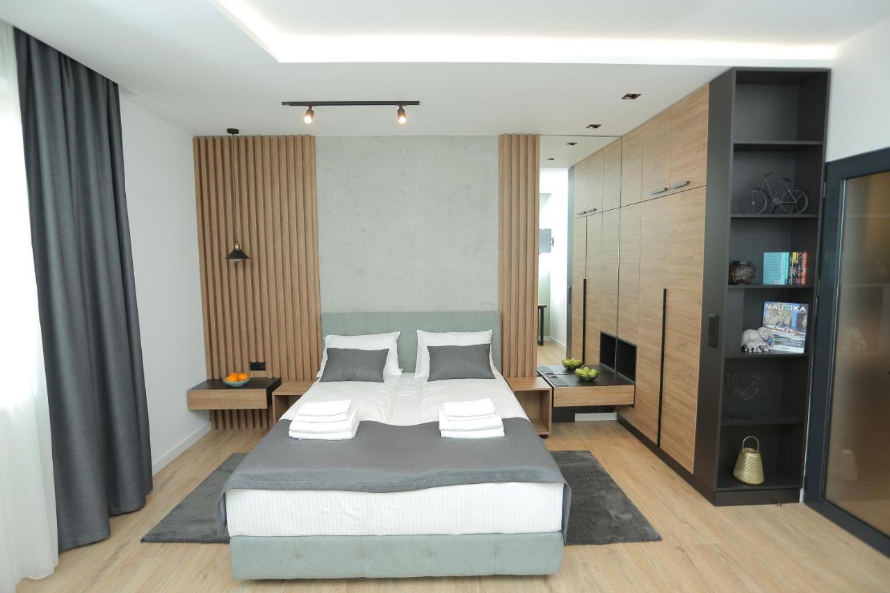 Bonanza Apartments Ni Екстериор снимка