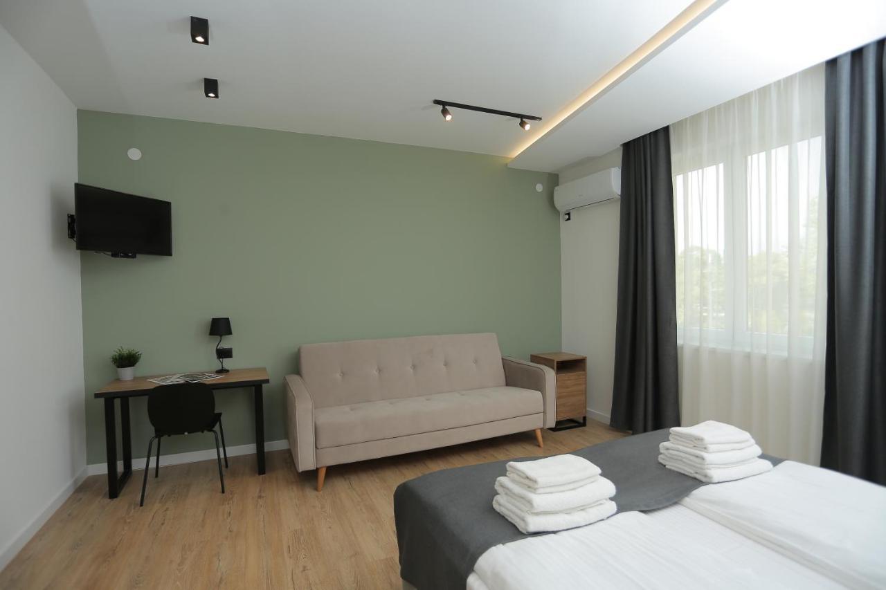 Bonanza Apartments Ni Екстериор снимка