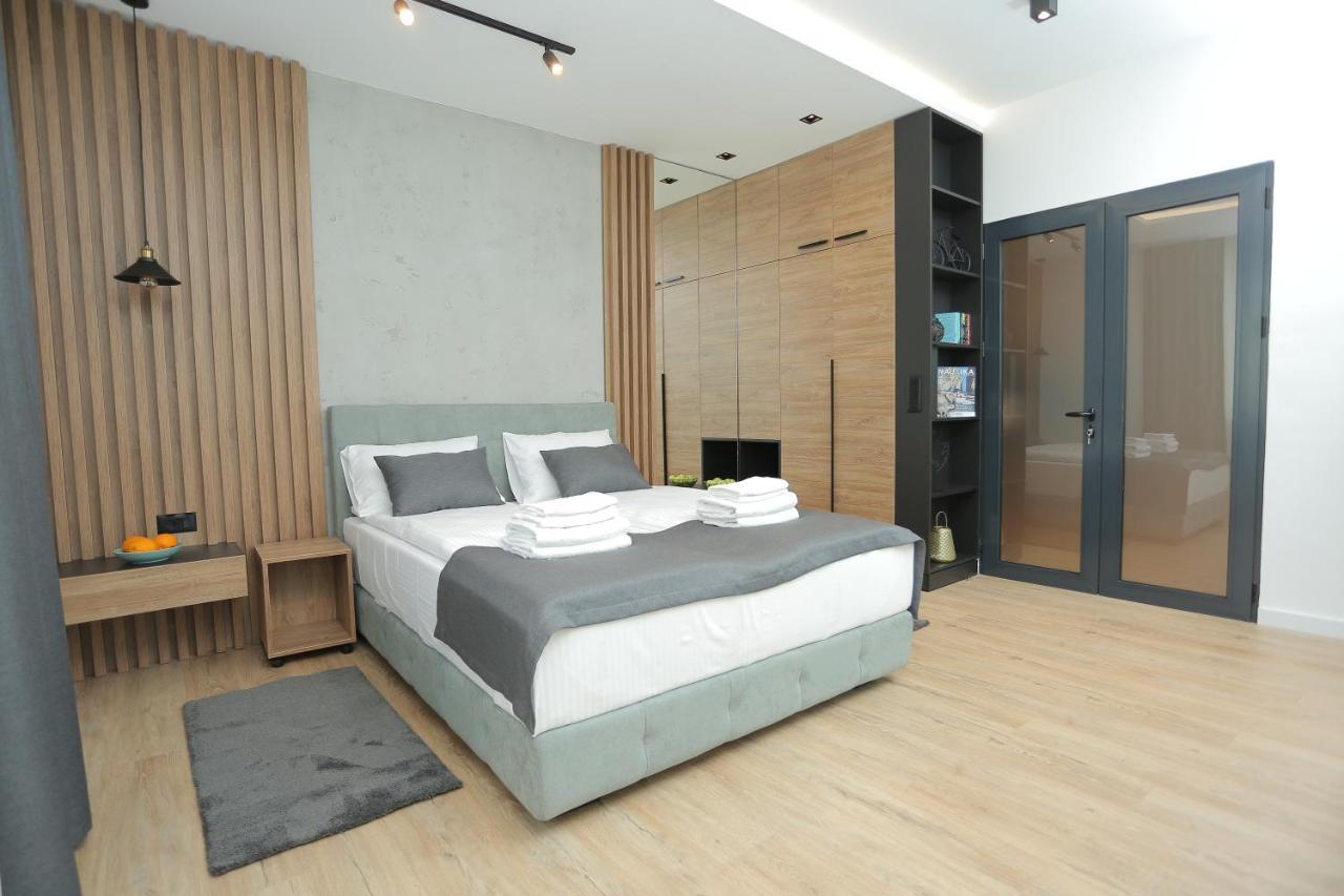 Bonanza Apartments Ni Екстериор снимка