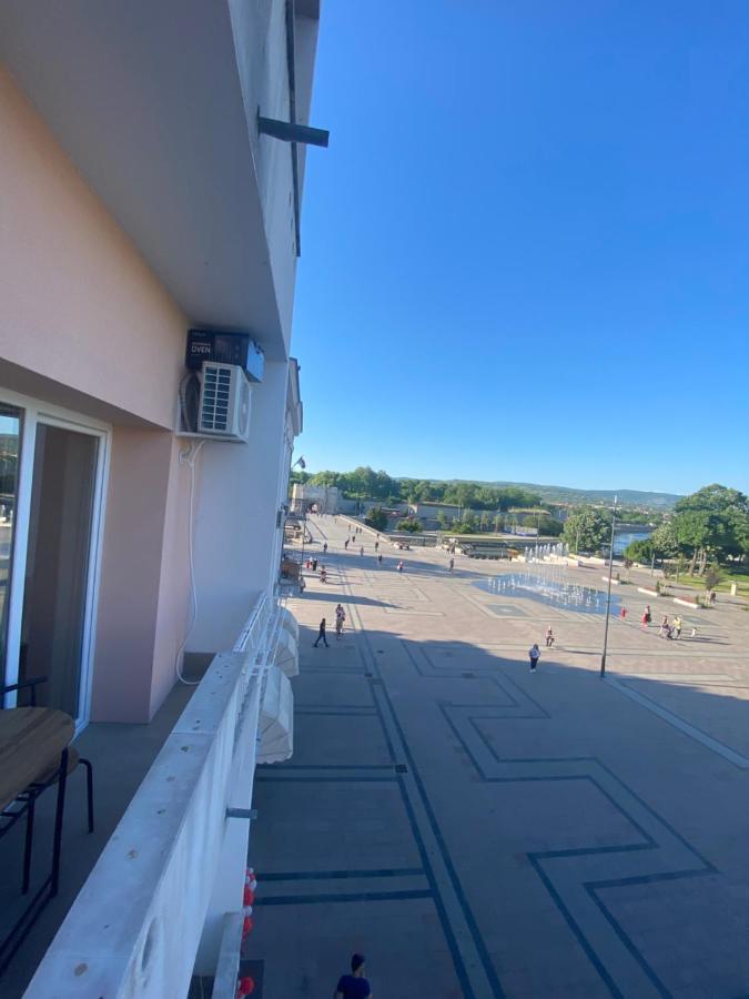 Bonanza Apartments Ni Екстериор снимка