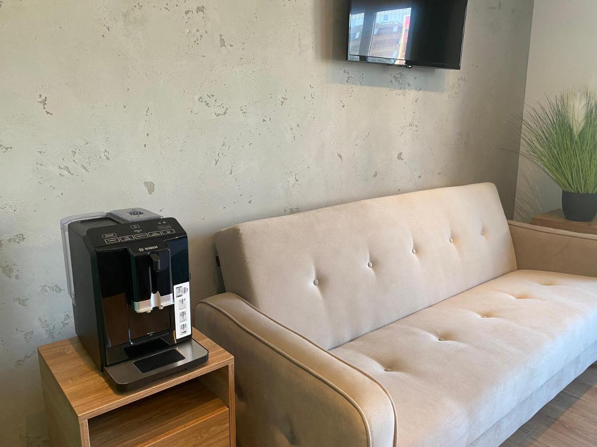 Bonanza Apartments Ni Екстериор снимка